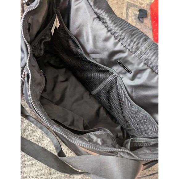 Lululemon Define Duffle Travel Bag in Black  Carry On Gym Weekend Luggage - Picture 7 of 16